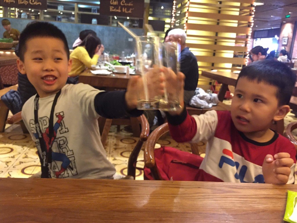 Cụm ly vui vẻ
